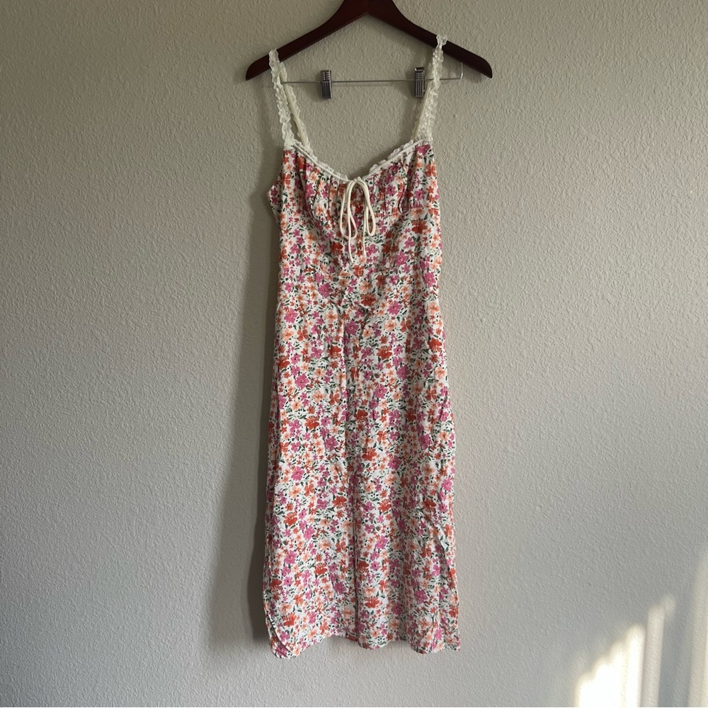 NWT Floral Commense Dress